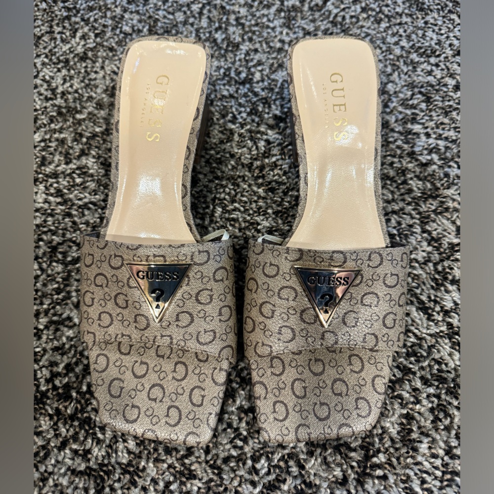 New Guess Logo Block Heel Mule Sandals  Women's Size 7 - Picture 6 of 6